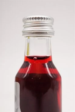 Jostabeerenlikör Kleinflaschen -Getränke Verkaufsgeschäft dsc08085mkgrohk3cvpsj